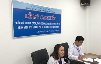 Lễ kí cam kết " Đổi mới phong cách, thái độ phục vụ của đội ngũ cán bộ, nhân viên y tế hướng tới sự hài lòng của người bệnh.